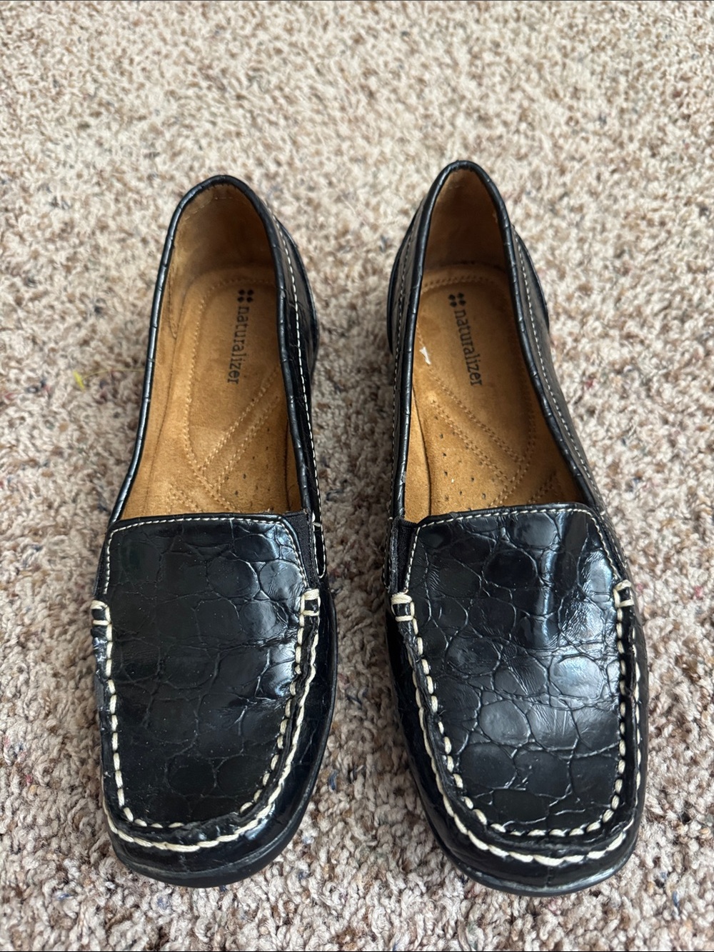 Naturalizer Black Croc-Embossed Leather Loafers with Contrast Stitching